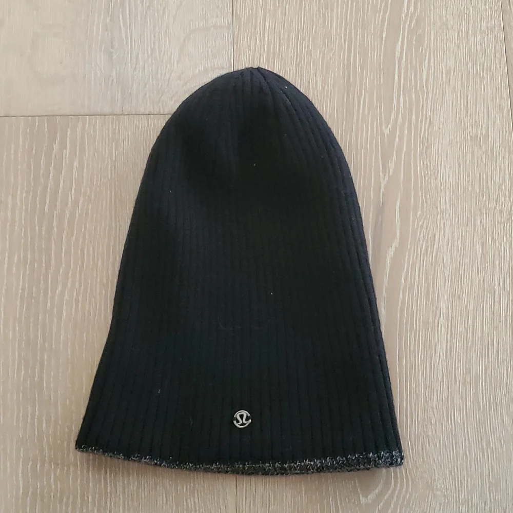 NWOT Lululemon Divinity ToqueBlack / Slate / Angel Wing